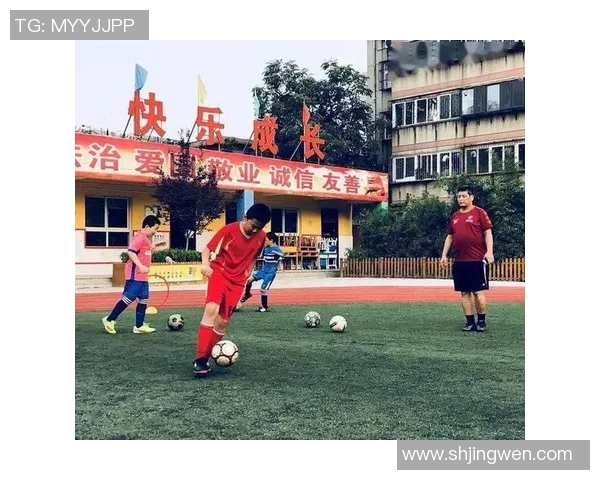 足球明星身材揭秘：强健体魄背后的训练秘诀与饮食规划